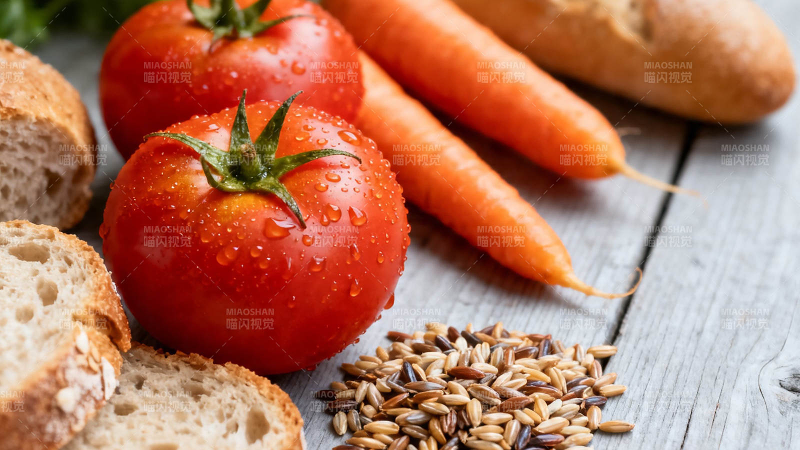 新鲜蔬果与面包谷物组合图片