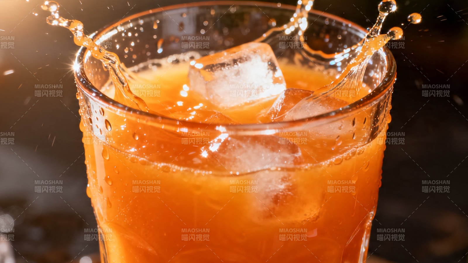 冰橙汁飞溅瞬间图片