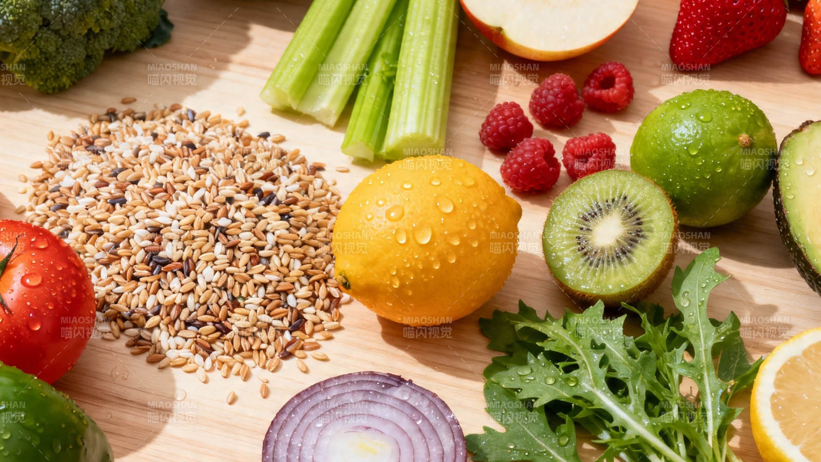 新鲜蔬果谷物健康拼盘图片