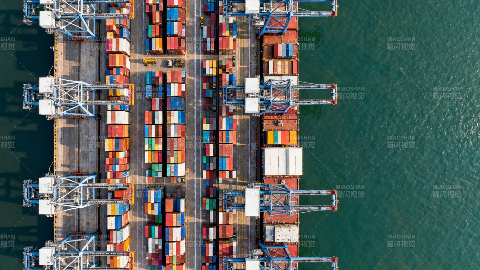 港口集装箱码头航拍图图片