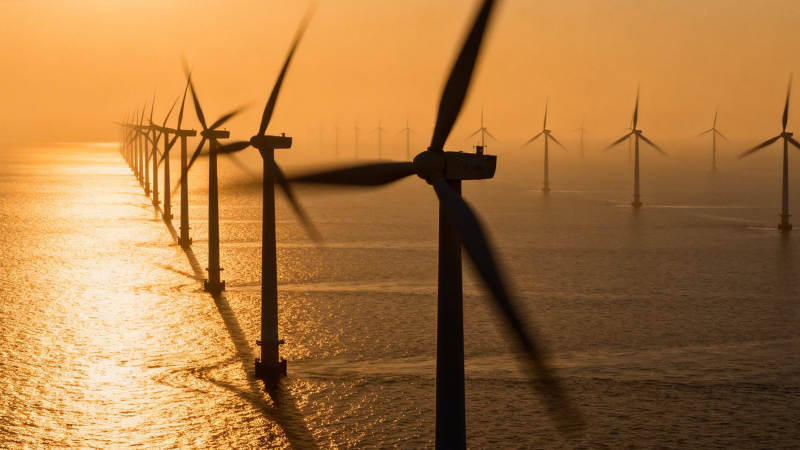 海上风电场日落美景图片