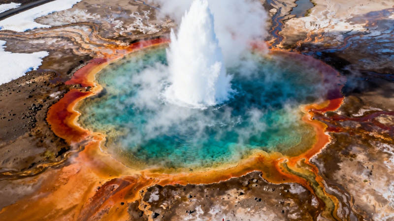黄石热泉喷发奇观图片