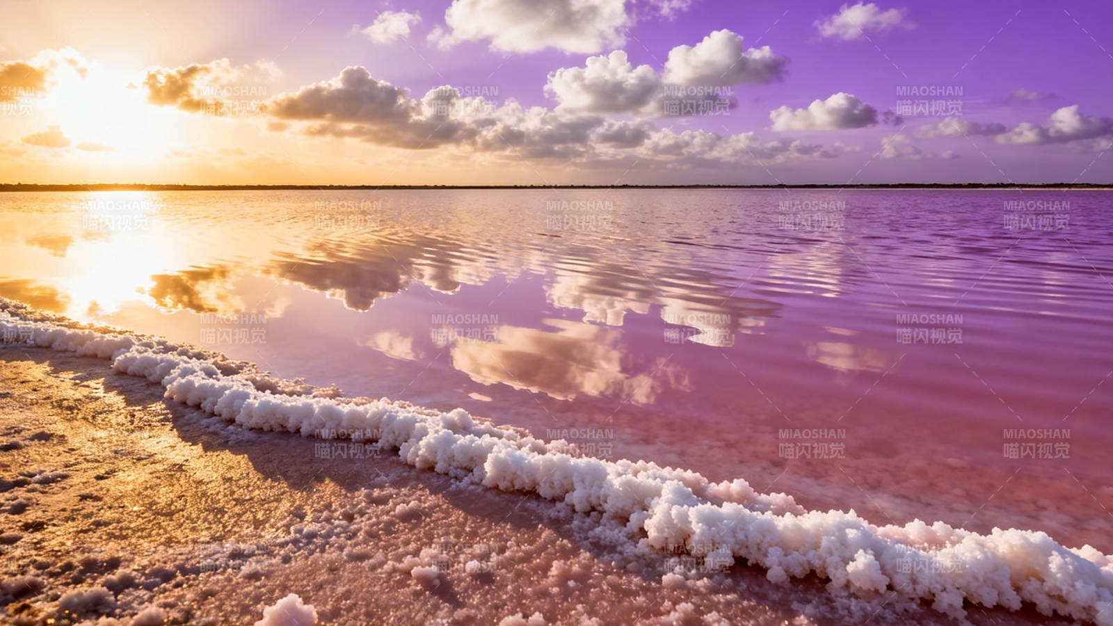 粉湖日落 盐晶如雪映霞光图片