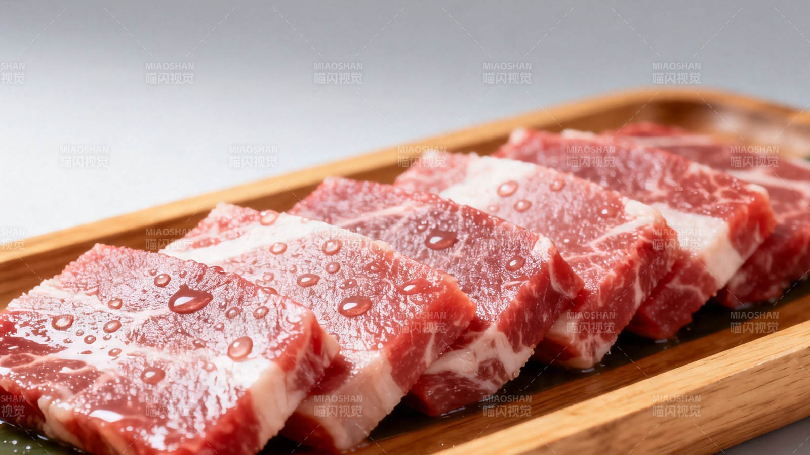 鲜切牛肉片 纹理清晰诱人图片