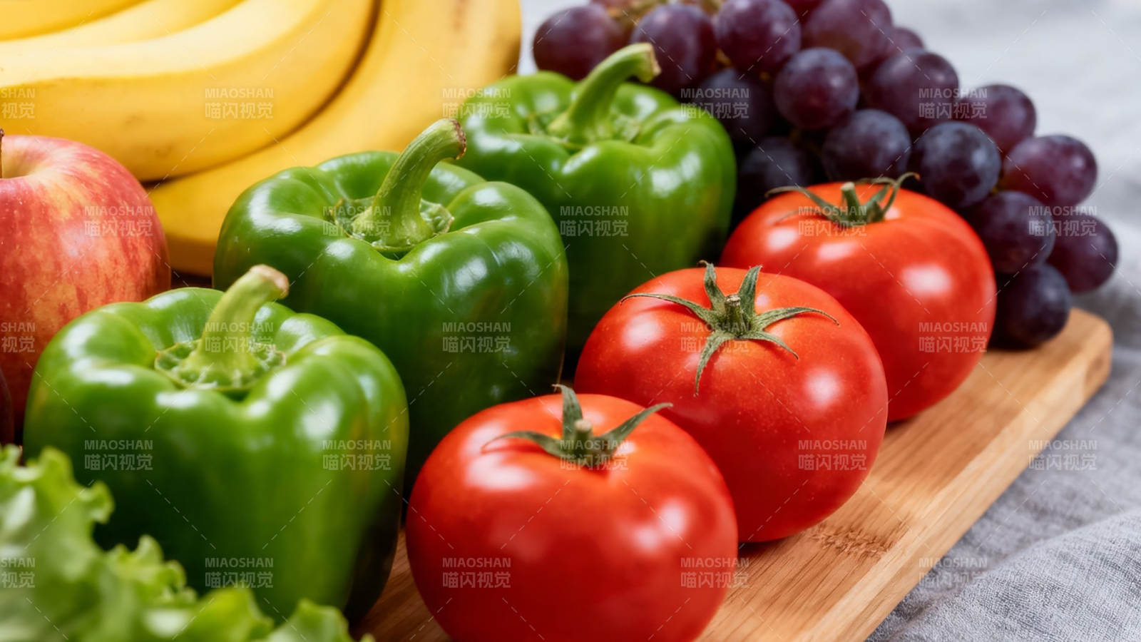 新鲜蔬果拼盘 色彩缤纷健康美味图片