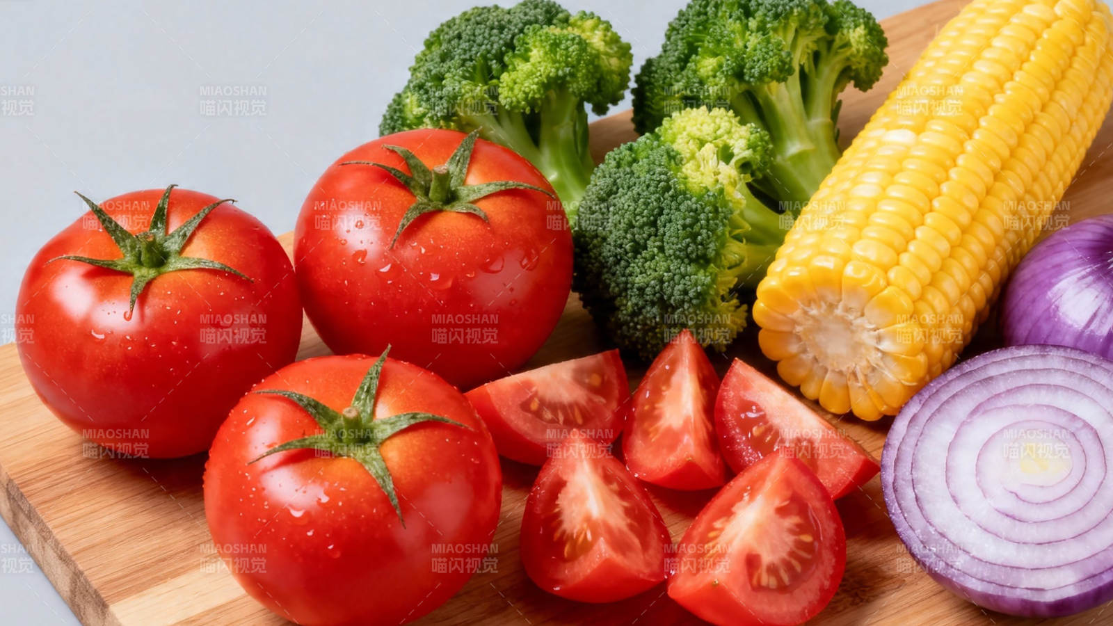 新鲜蔬菜拼盘 番茄玉米洋葱西兰花图片
