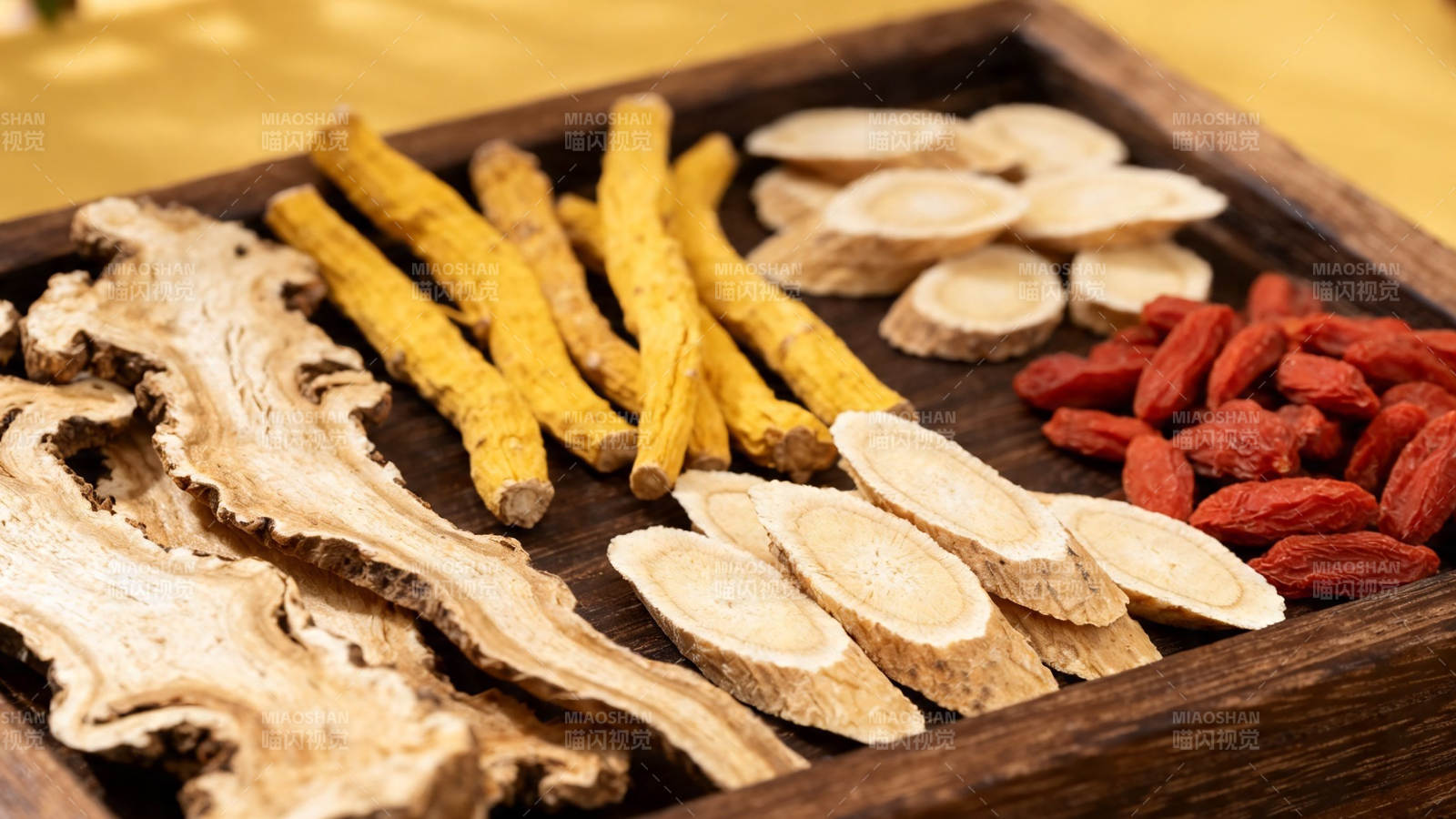 中药材托盘展示图图片