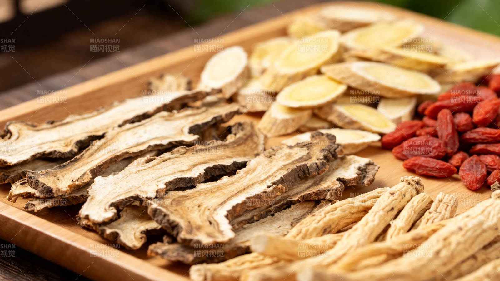 中药材拼盘 当归枸杞黄芪图片