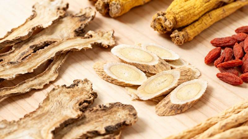 中药材特写 黄芪枸杞当归图片