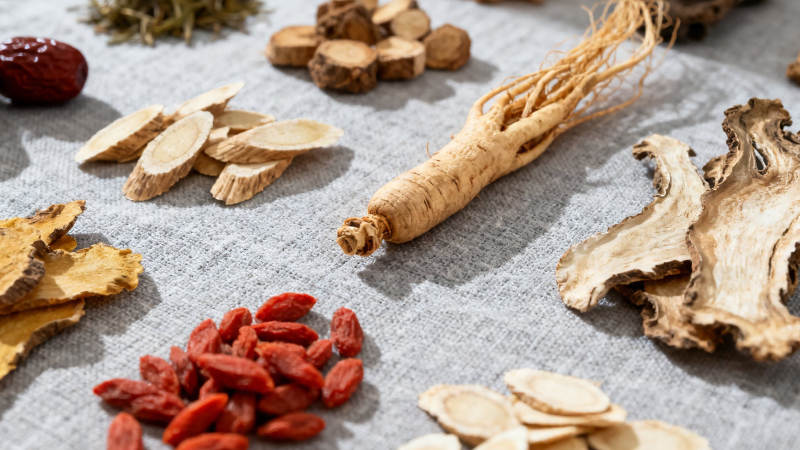 中药材特写 人参枸杞当归图片