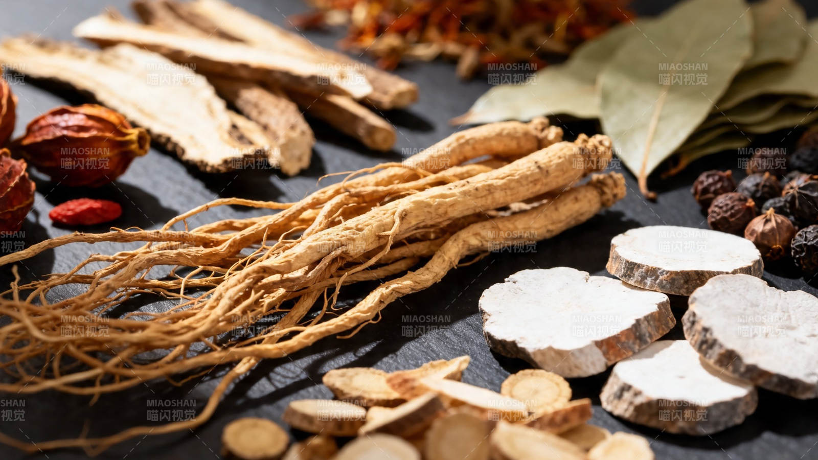 中药材特写 人参 当归等图片