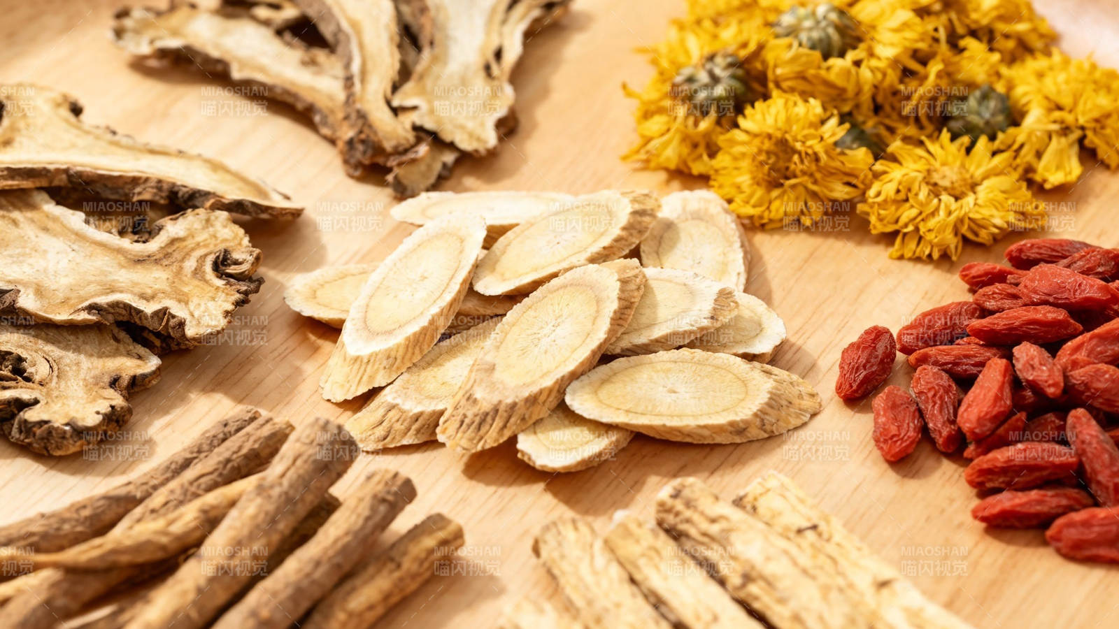 中药材组合 黄芪枸杞菊花等图片