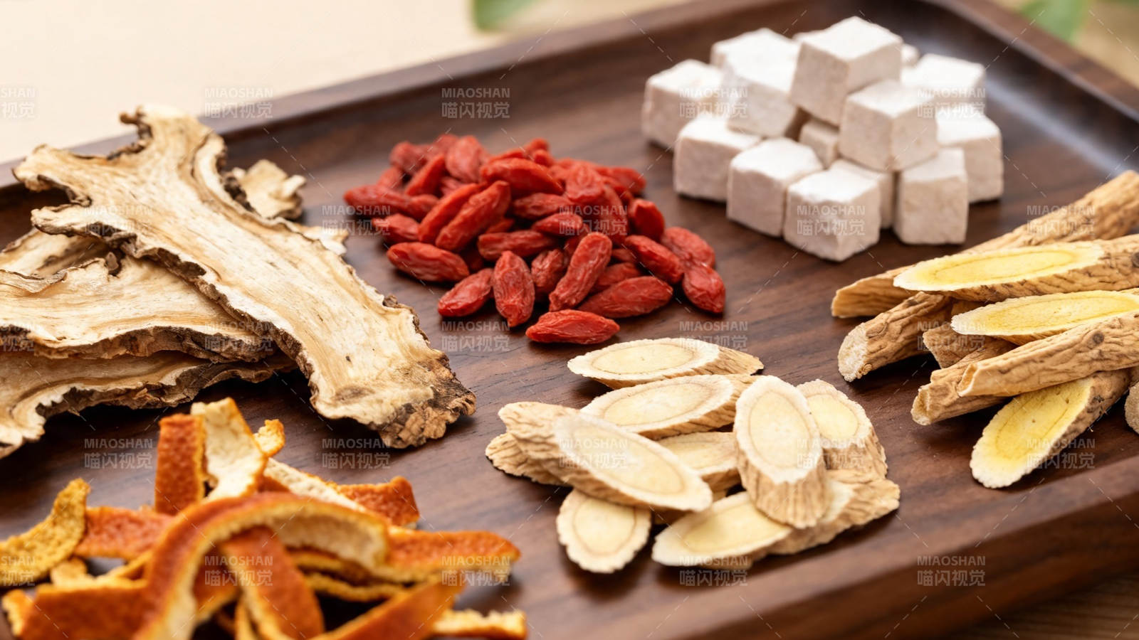 中药材拼盘 枸杞茯苓等图片
