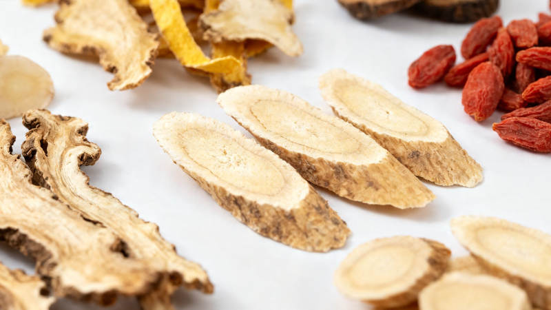 中药材特写 黄芪枸杞等图片