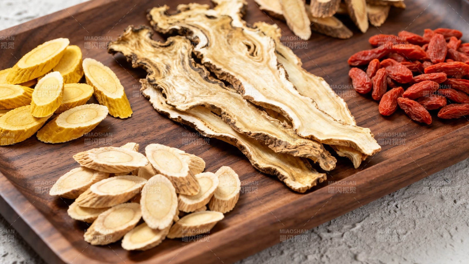 中药材拼盘 黄芪枸杞当归图片