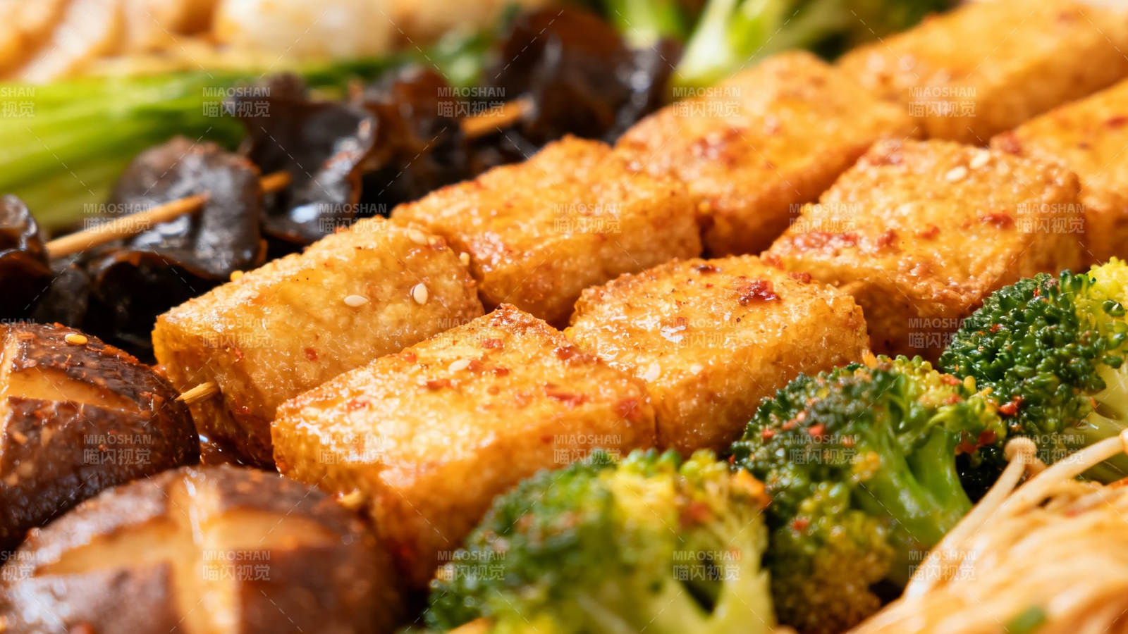 香煎豆腐配时蔬串烧图片