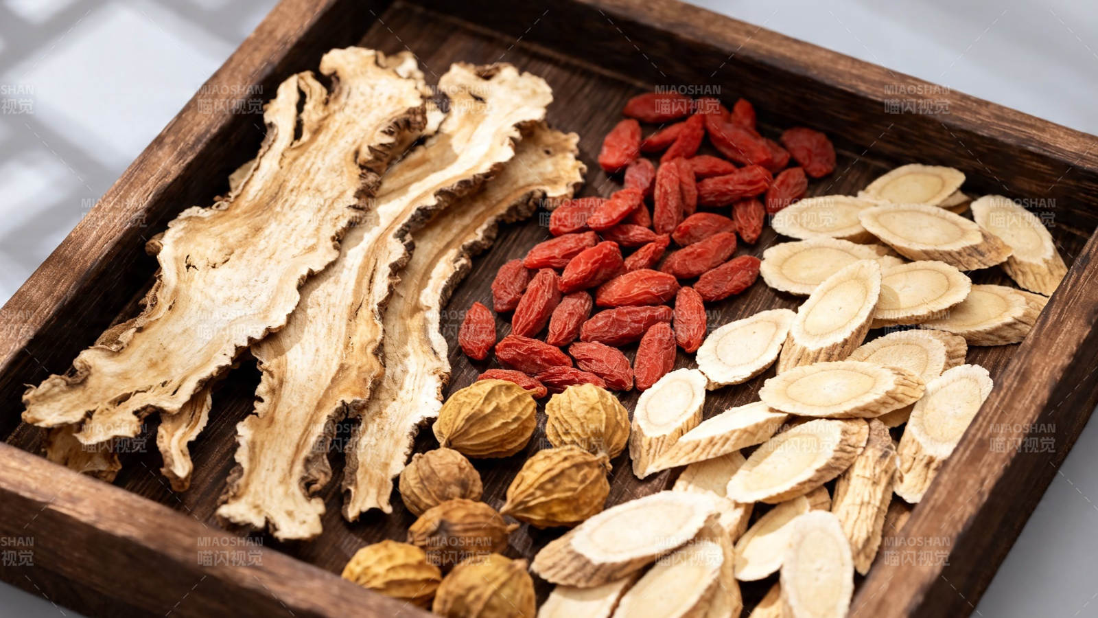 中药材拼盘 枸杞黄芪当归图片