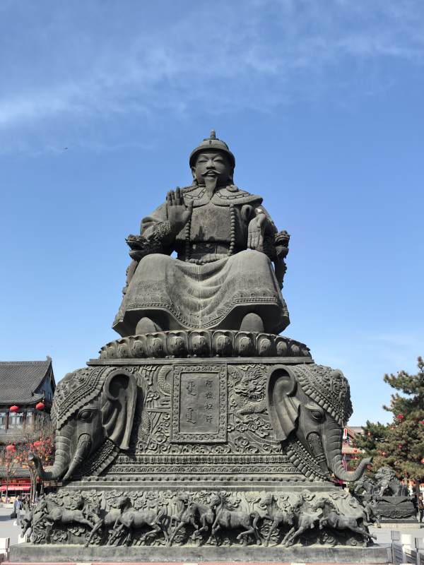 大召寺阿拉坦汗铜像图片