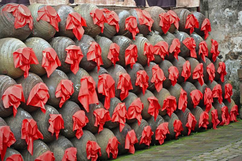 红布封坛酒阵列图片