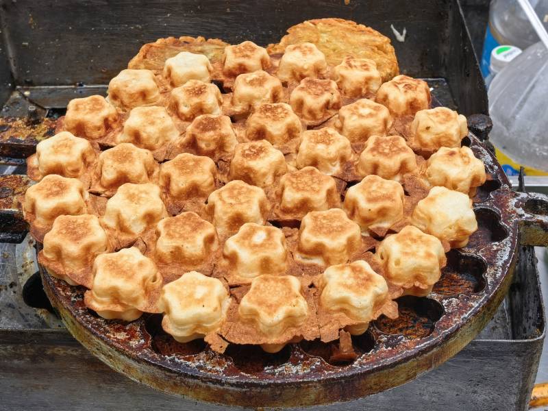 梅花小蛋糕 金黄诱人香图片