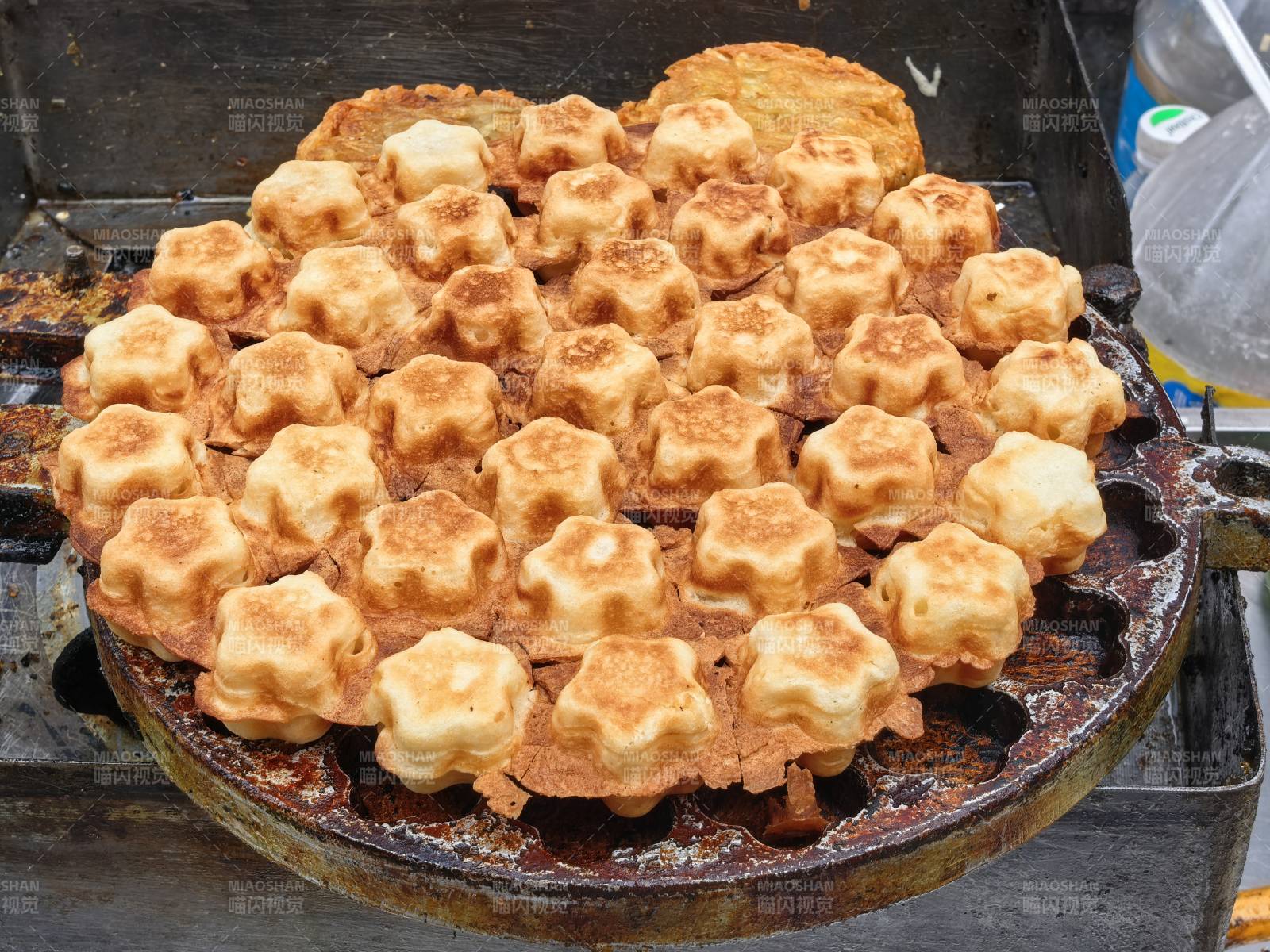 梅花小蛋糕 金黄诱人香图片