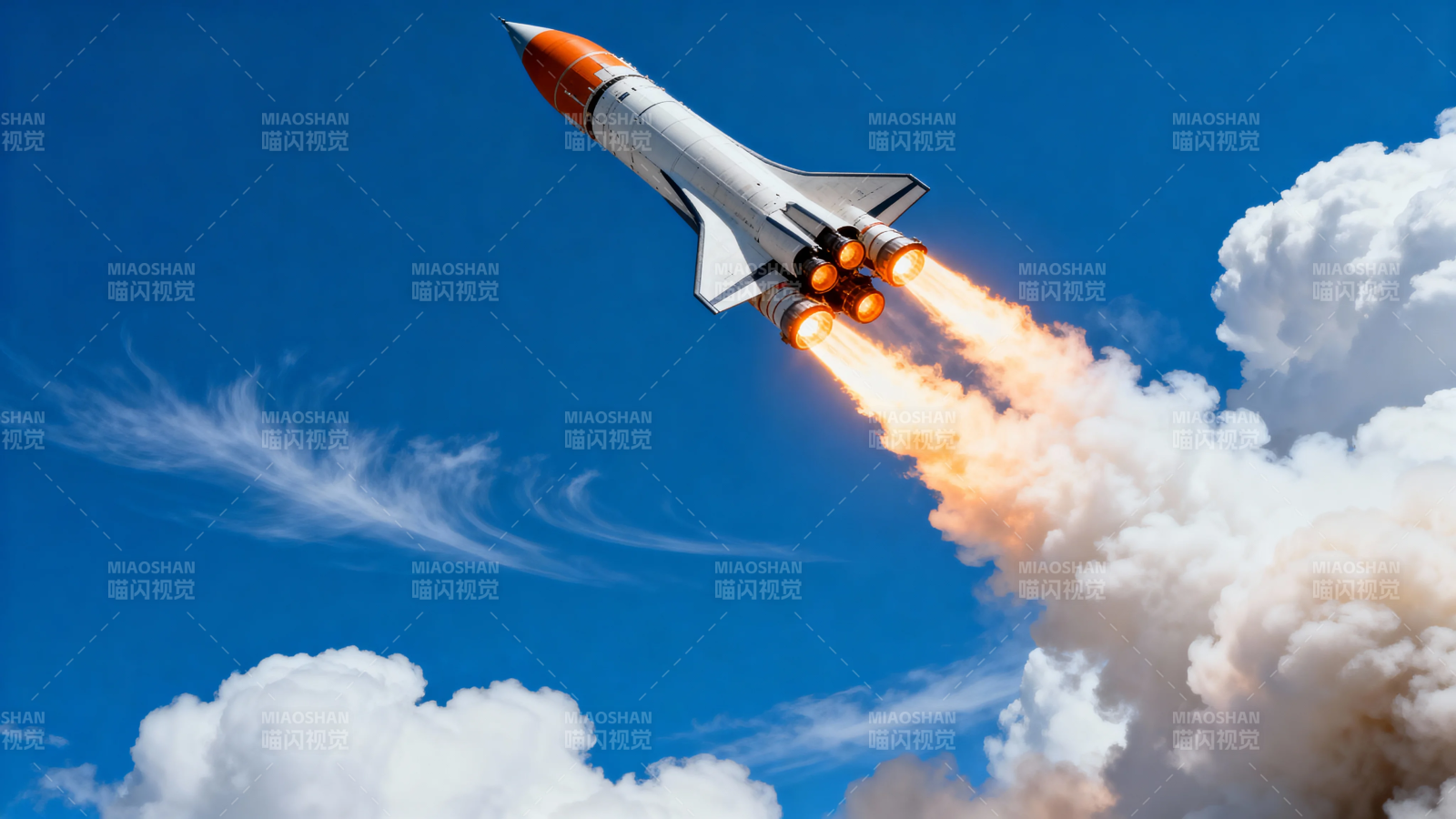 火箭升空 烈焰划破蓝天图片