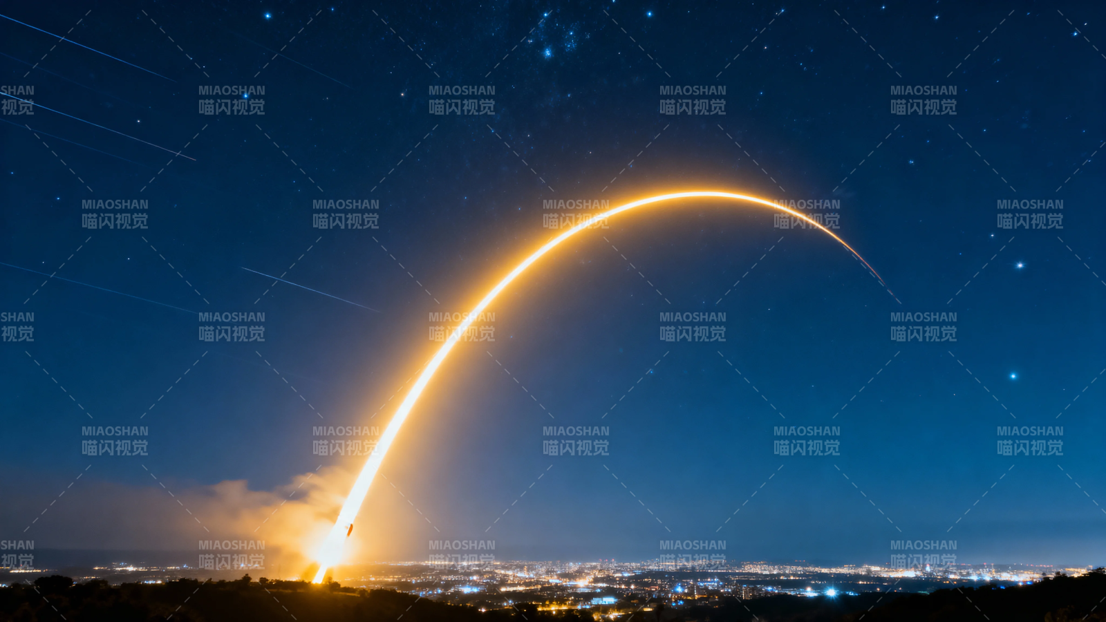火箭划夜弧 星城共辉煌图片
