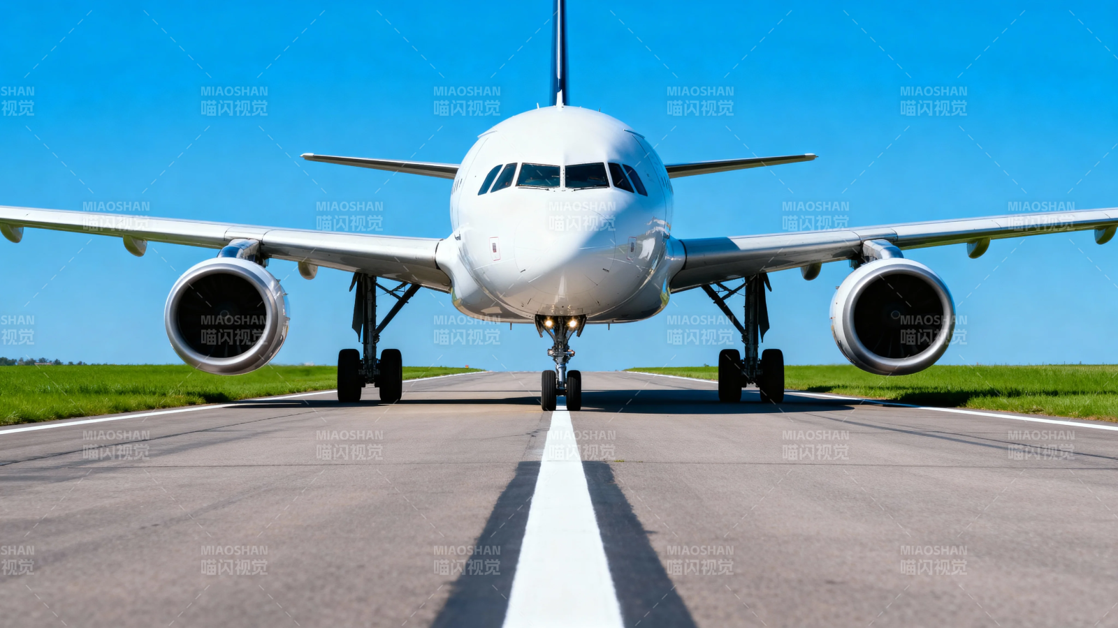 飞机跑道正前方视角图片