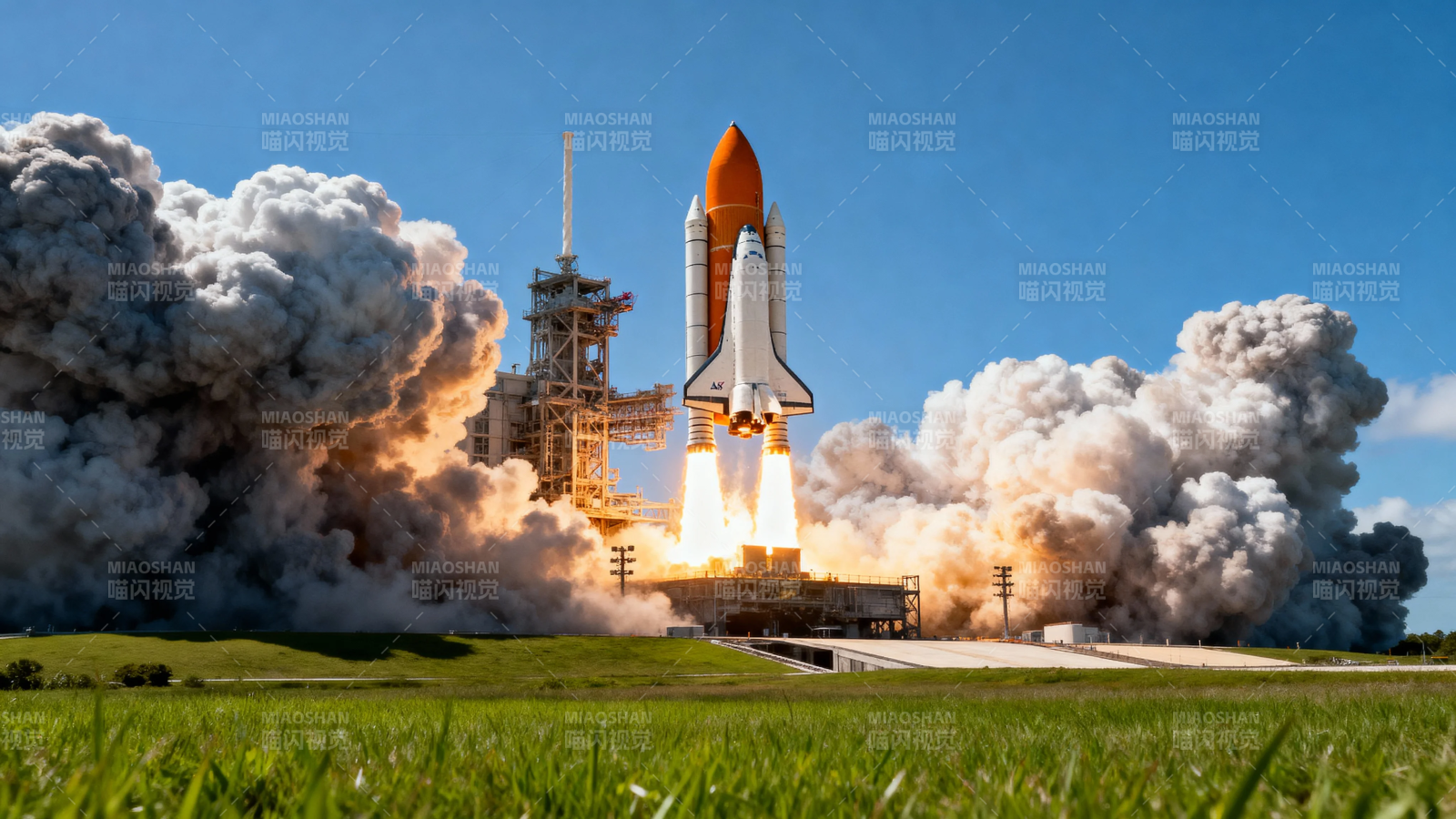 航天飞机发射升空瞬间图片