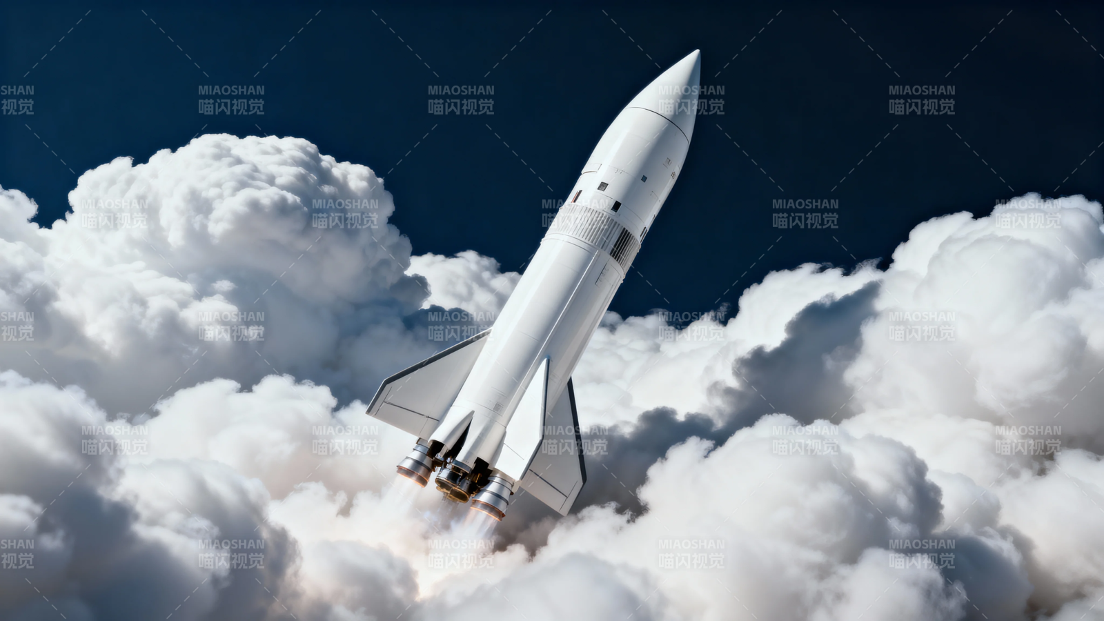 火箭穿云破雾 直冲苍穹图片