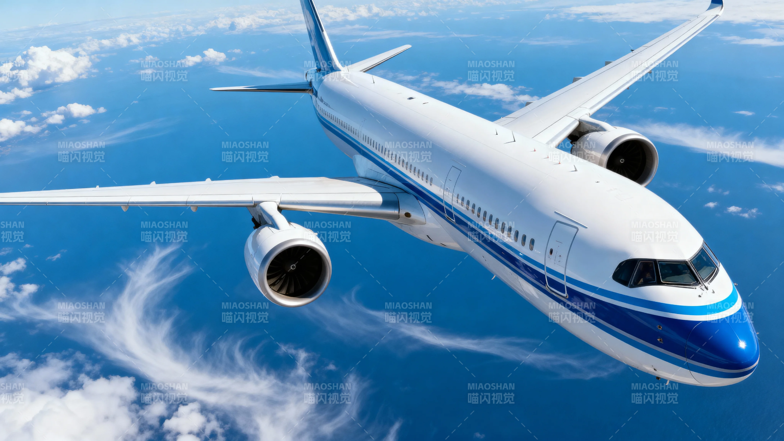 蓝天翱翔的客机图片