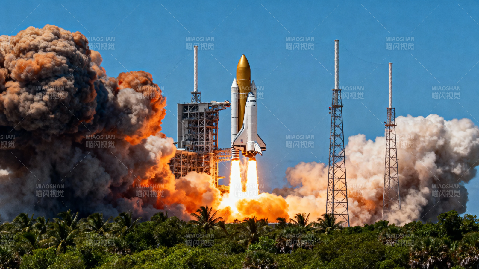 火箭发射 烈焰腾空图片