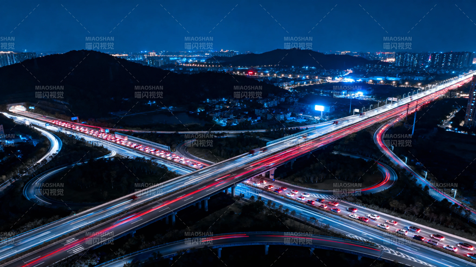 夜城立交 车流如光带图片