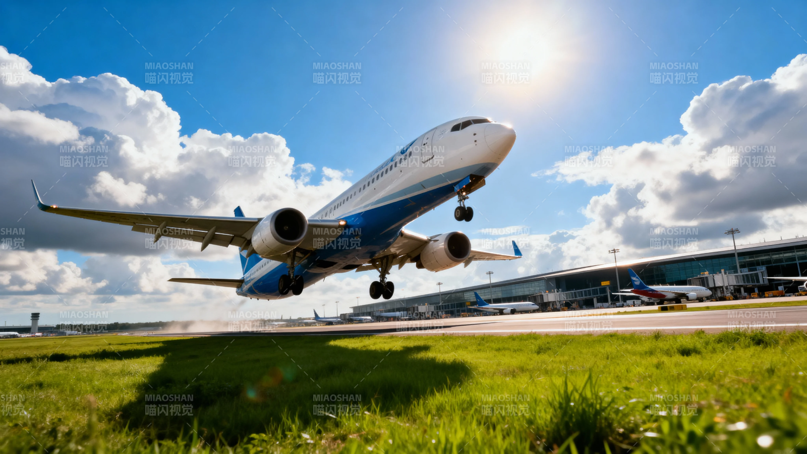 飞机起飞 蓝天白云下图片