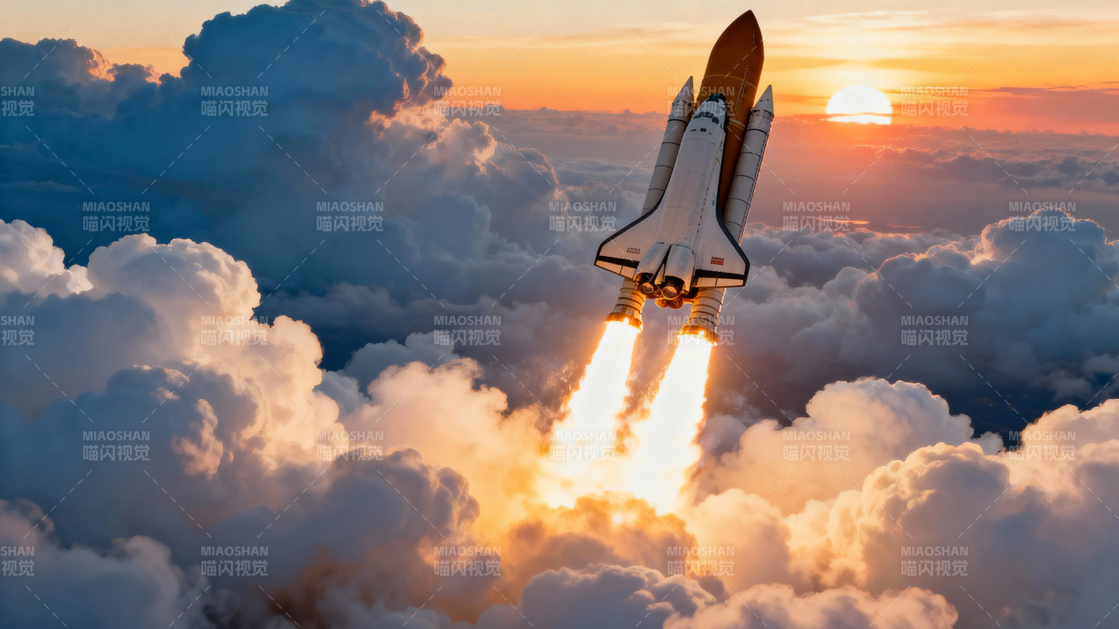 航天飞机穿云破日升空图片