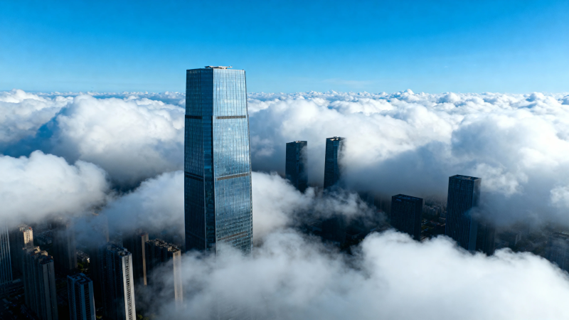 云海之上 摩天楼群隐现图片