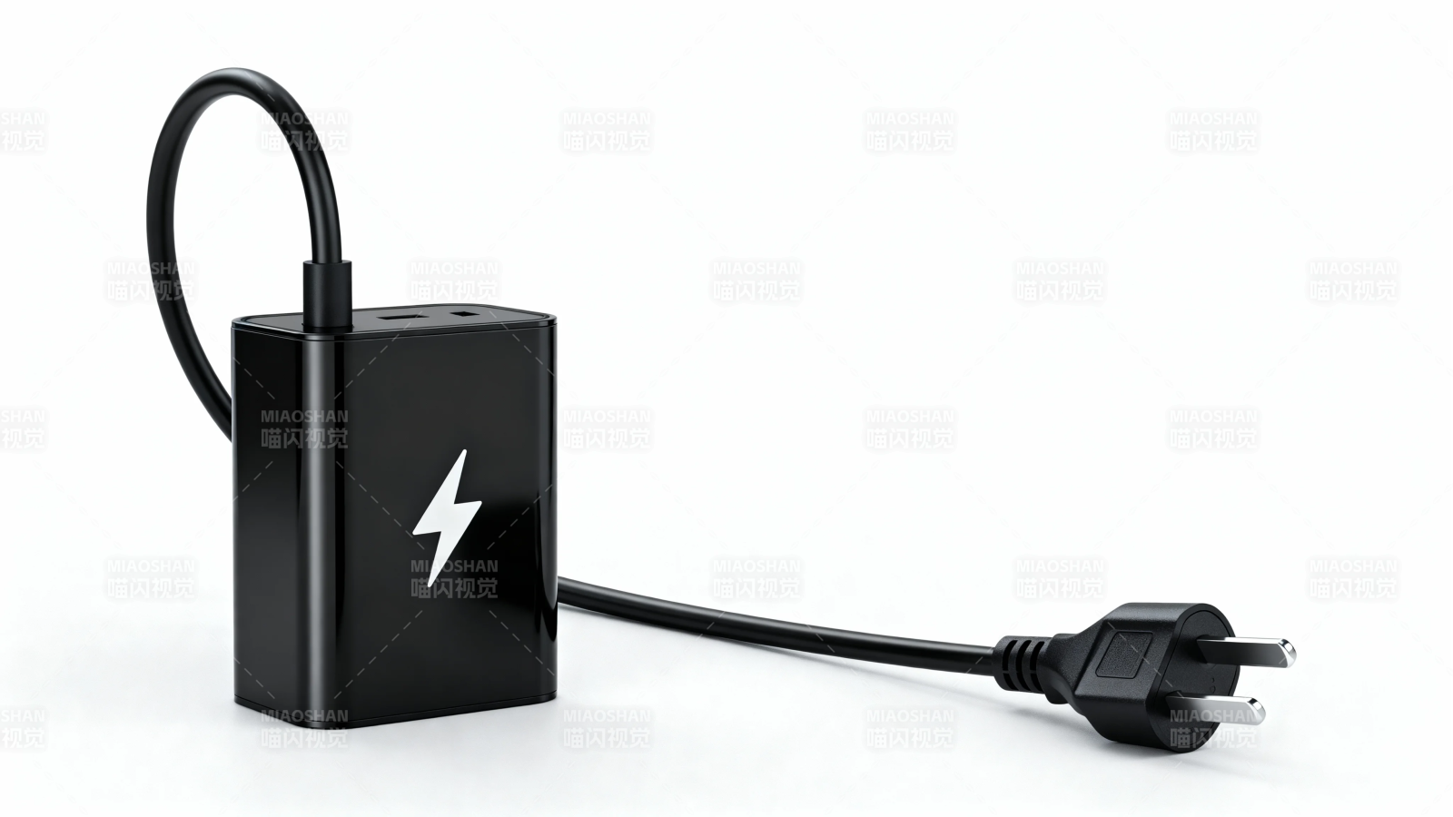 黑色闪电充电器插头图片