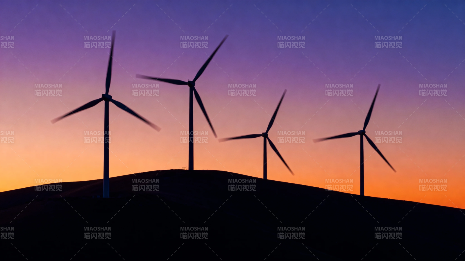 风车剪影映晚霞图片