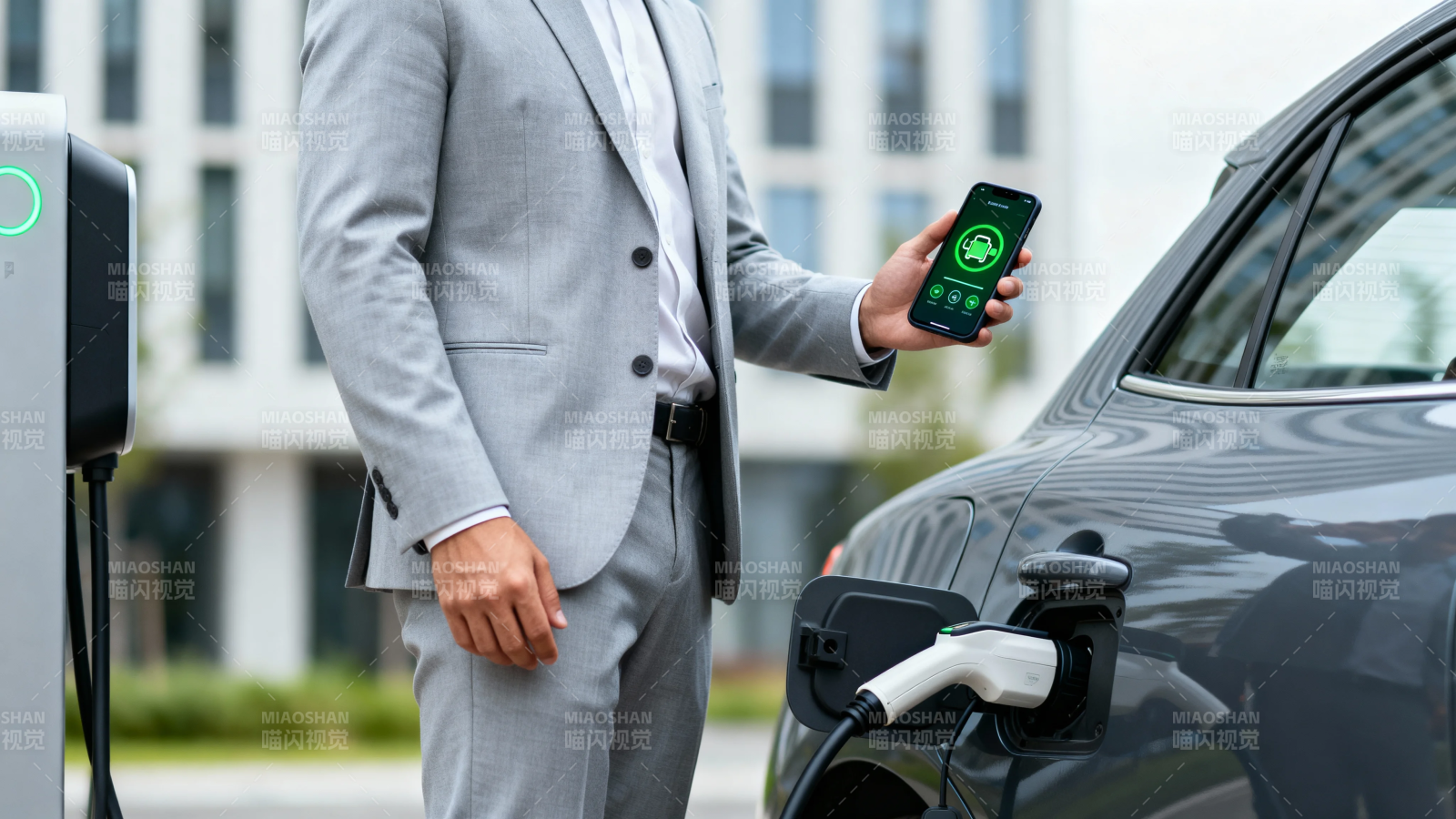 智能充电 一触即发图片