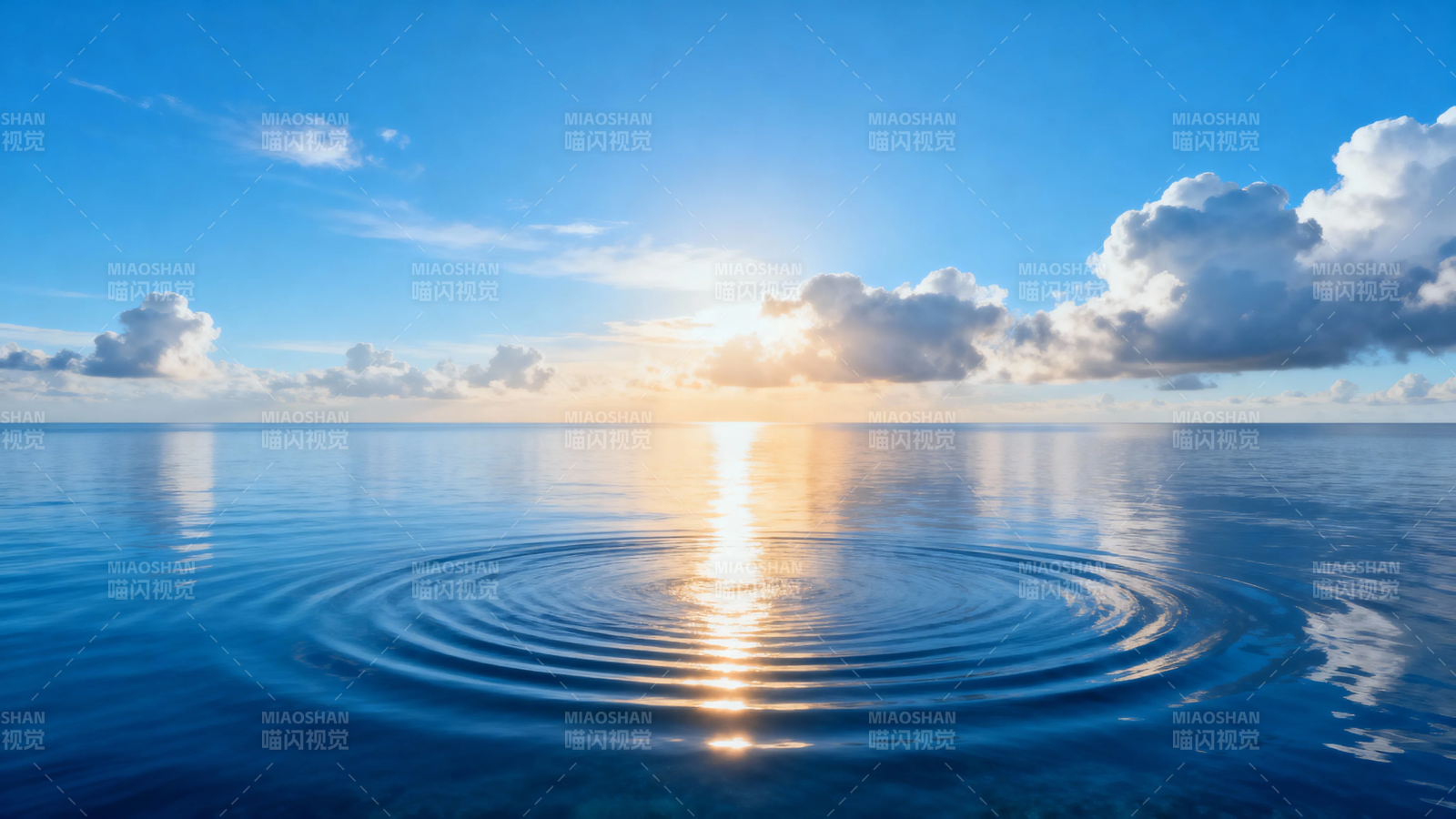 海天一色 涟漪映日辉图片