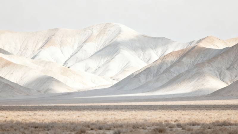 雪覆群山 荒原静默图片