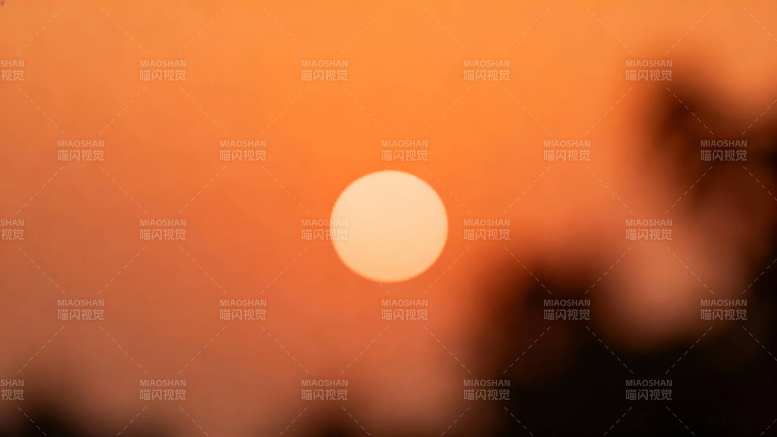 夕阳西下 橙红满天图片