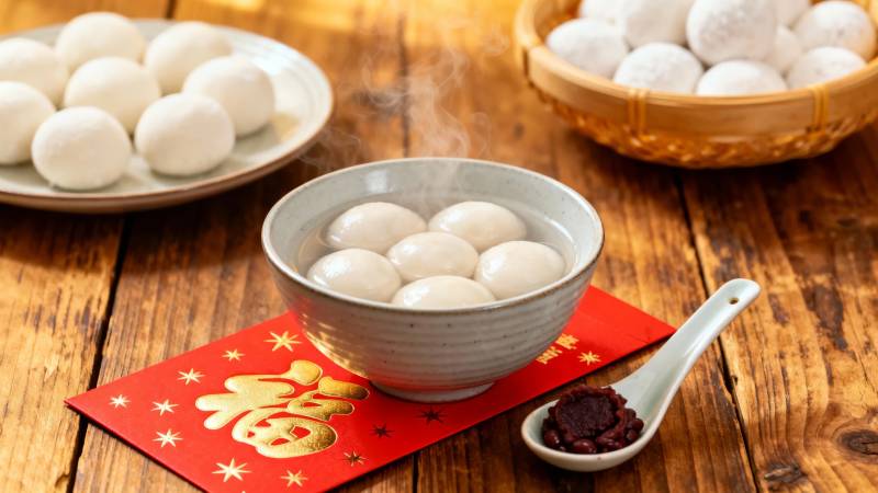 汤圆配红包 年味十足图片