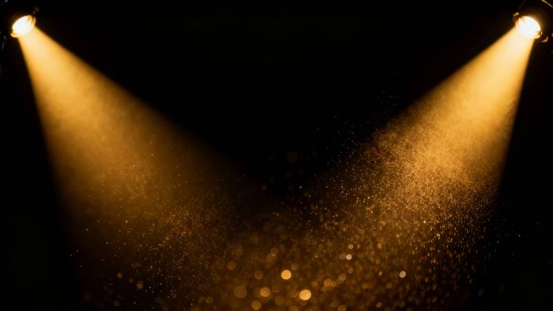 舞台金光洒落 尘埃飞舞图片
