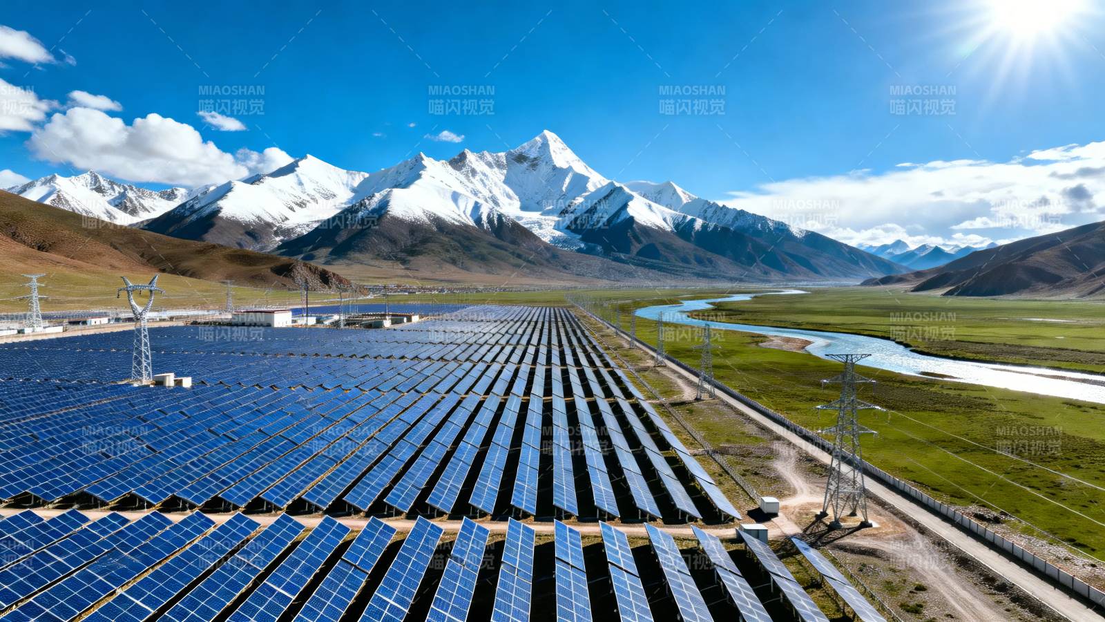 雪山下的光伏蓝海图片