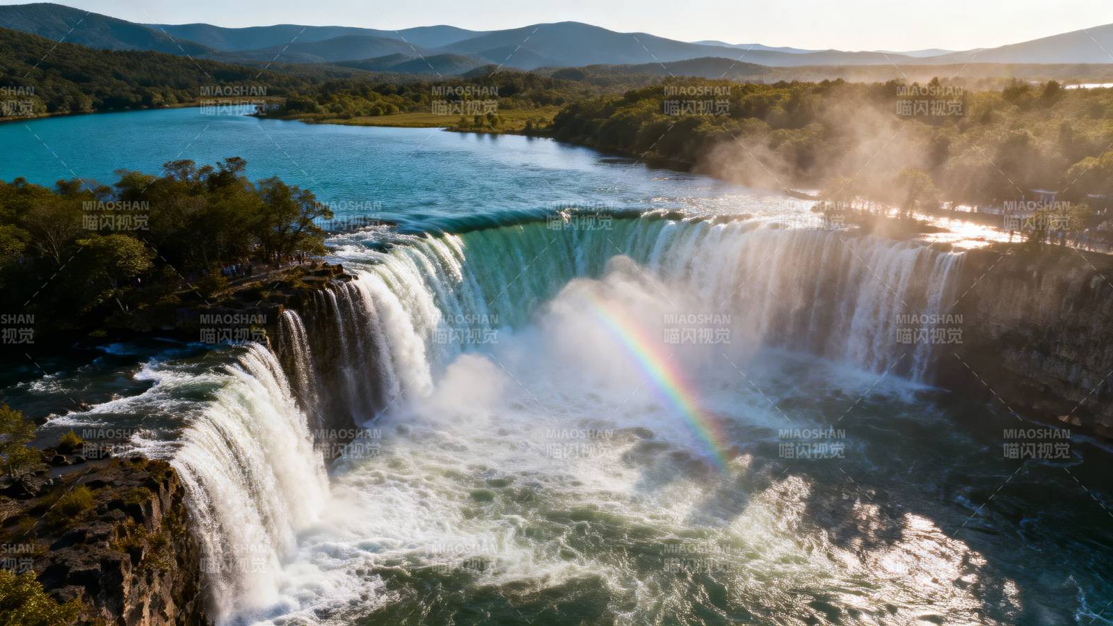 瀑布彩虹 山水如画图片