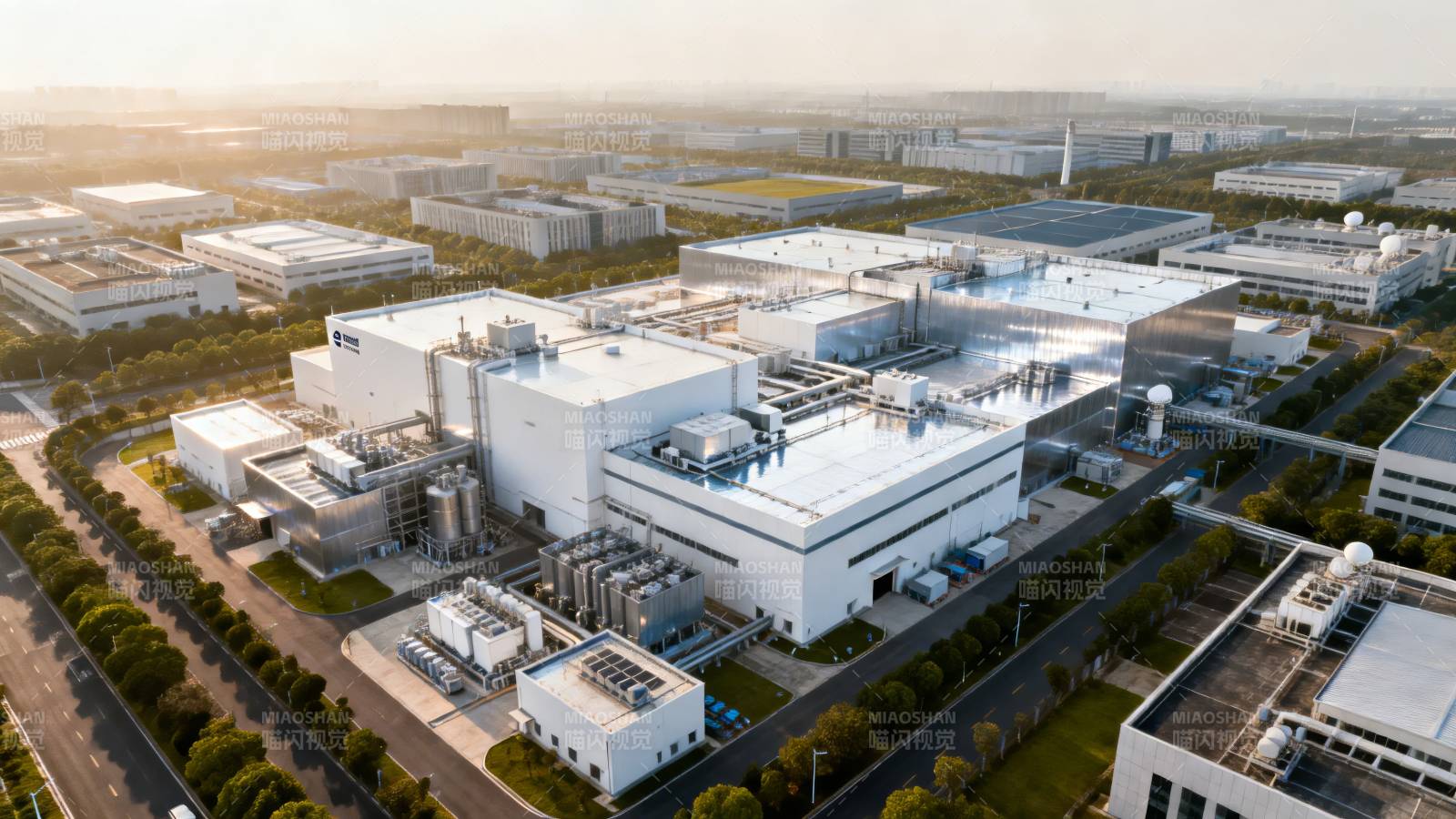 现代化工厂全景航拍图图片