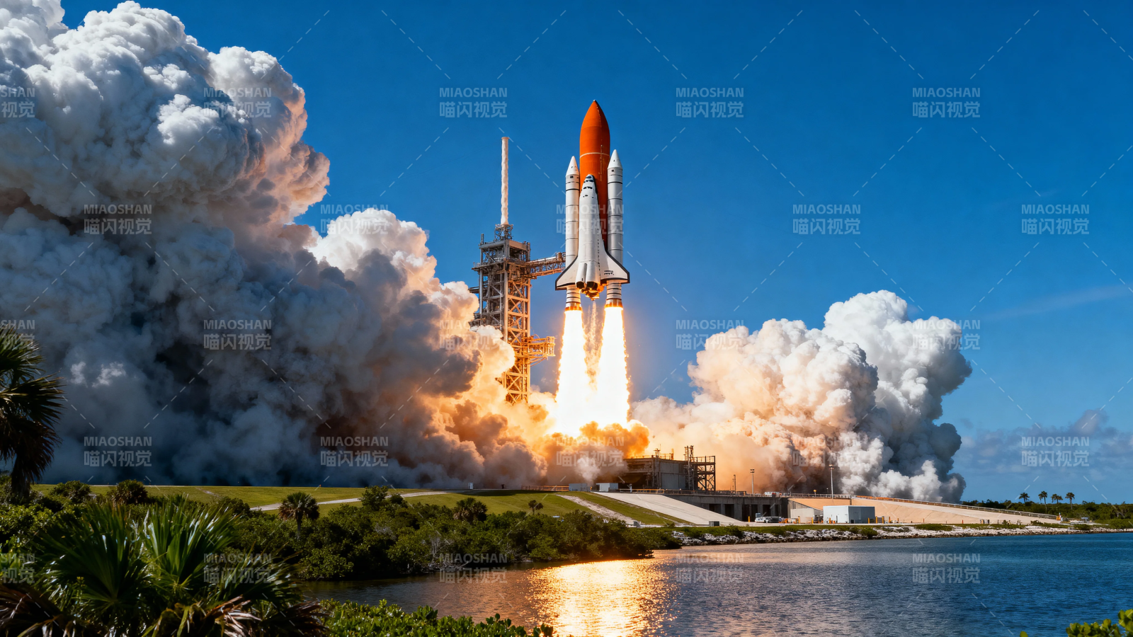 航天飞机发射升空瞬间图片