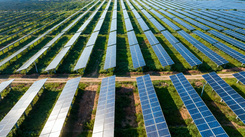 太阳能电站航拍图图片