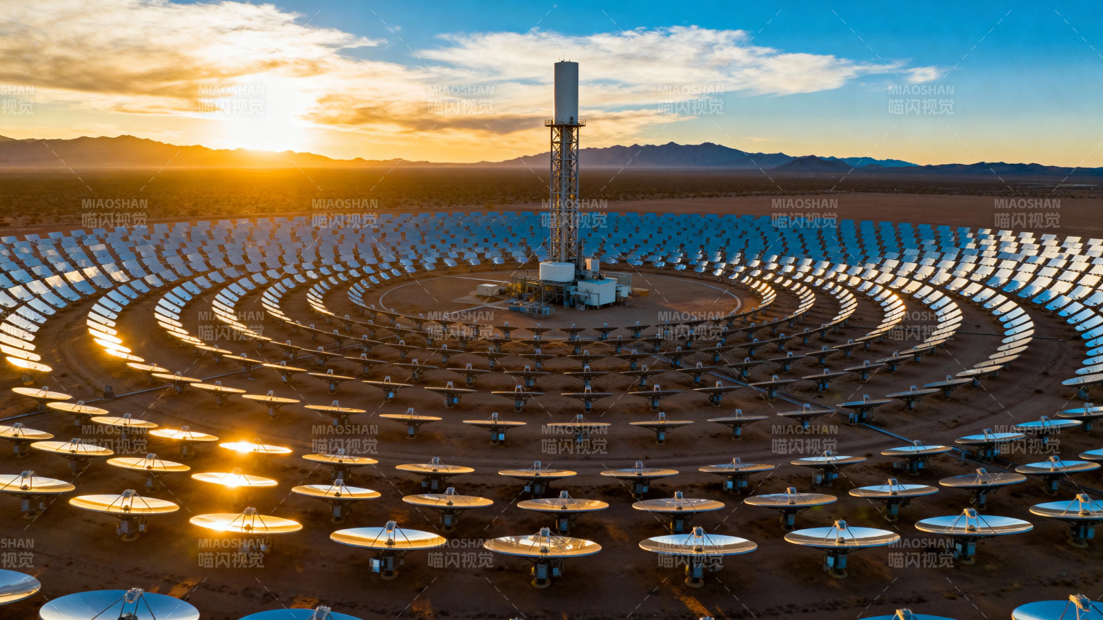 沙漠中的太阳能发电站图片